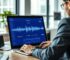 Ghi âm cuộc họp bán hàng tự động: Quản lý kiểm tra transcript AI trên phần mềm Doscom, với nội dung ghi âm và phân tích được hiển thị trên màn hình máy tính trong môi trường văn phòng chuyên nghiệp.